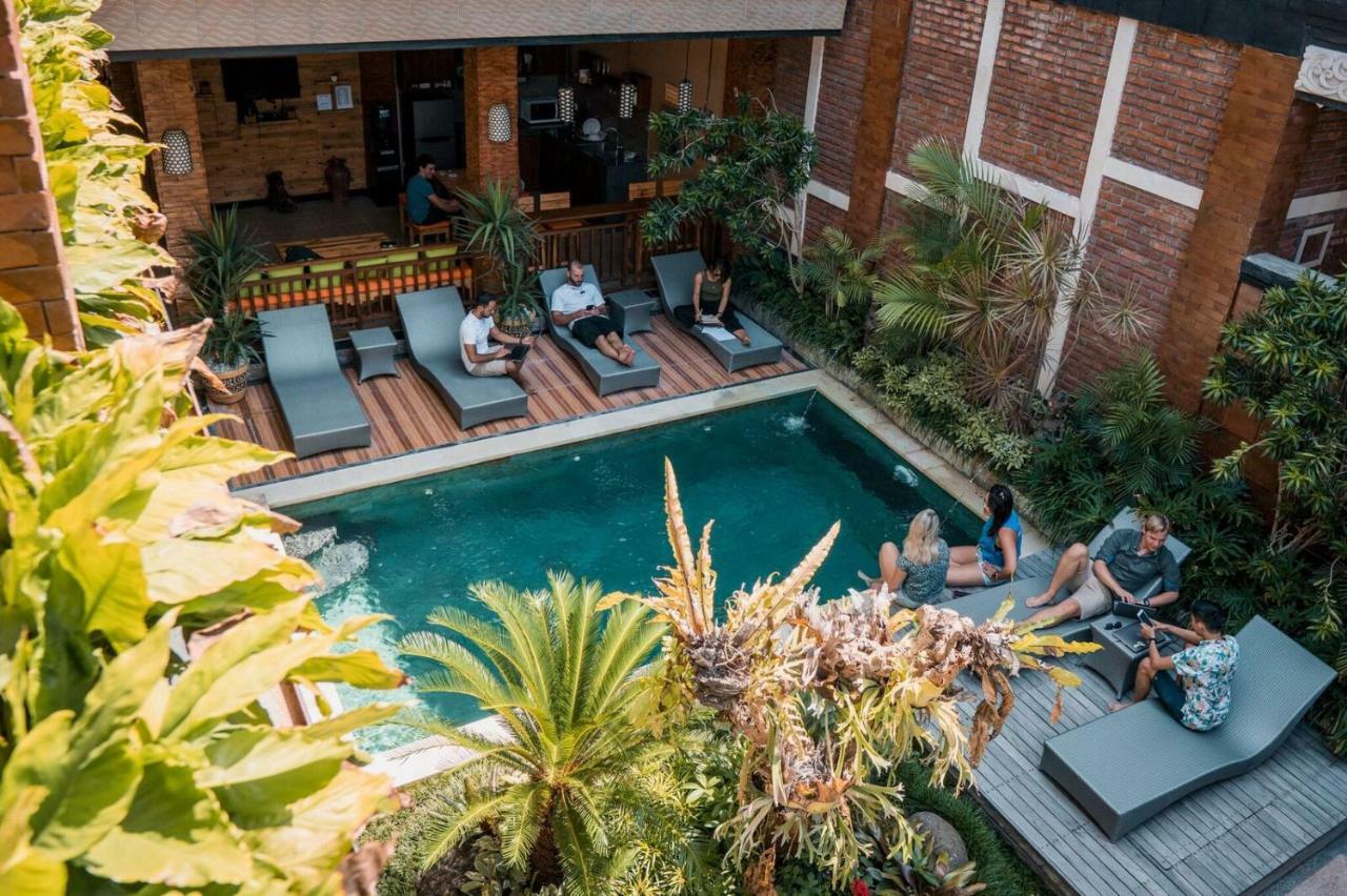 Outpost Canggu Coliving Villa Exterior photo